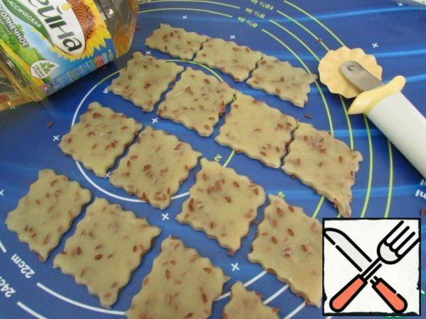 Roll out the dough thinly and cut into cookies of any shape.
