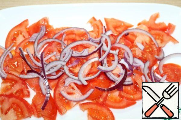 Now form our salad. Take a large dish, Immediately put tomatoes, onions on them.