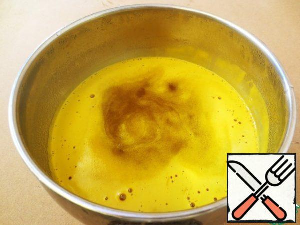 In a small pot pour 300 grams of juice and pour the sugar, mix, bring to a boil.
Then add the juice with agar agar, mix well again, bring to a boil, remove from heat.