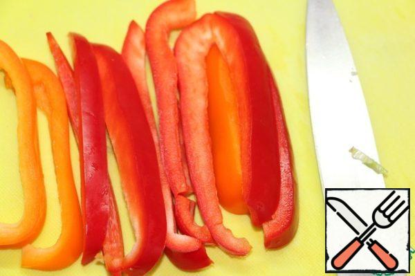 Bell pepper in thin strips.