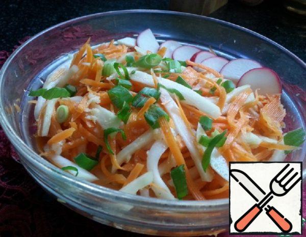 Salad with Kohlrabi and Carrots in Korean Recipe