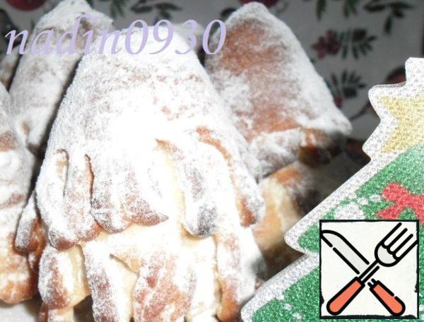 Place on a plate (dish), sprinkle with powdered sugar or decorate to your liking.