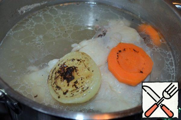 Add all this to the pan and season with salt.
and cook until the meat is ready.