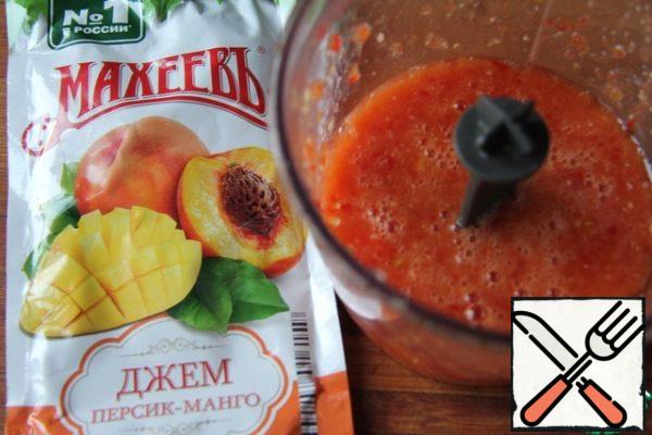 While the wings are being fried, prepare the sauce for the glaze by mixing and interrupting all the other ingredients in a blender (except honey).
