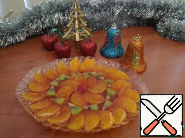 Then pour the fruit jelly chilled and put in the refrigerator to solidify.
