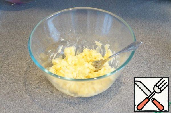 Mash with a fork.
