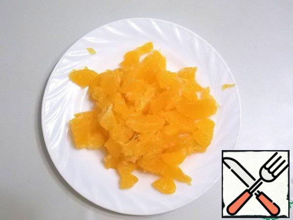 Peel the tangerines and remove the shells. Grind in a blender.

