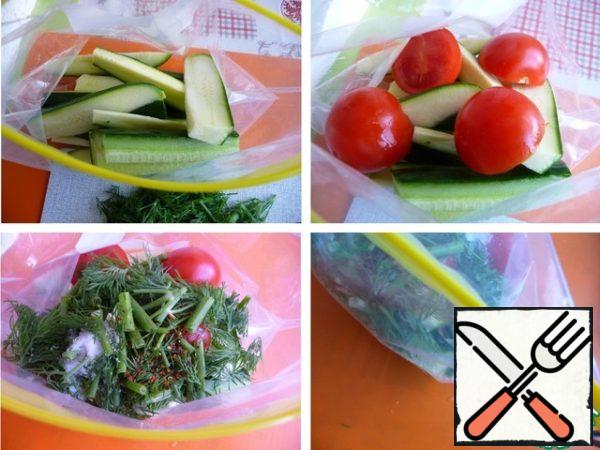 In package lay down their zucchini, cucumber, tomatoes, garlic, dill,
hot pepper, salt.
Close the bag tightly (releasing air).