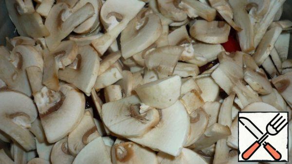 Mushrooms-cut in half and cut into half rings (or strips). Cut the greens finely, add to the salad.