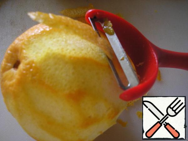Using a vegetable peeler, remove the zest from the oranges and lemons.
