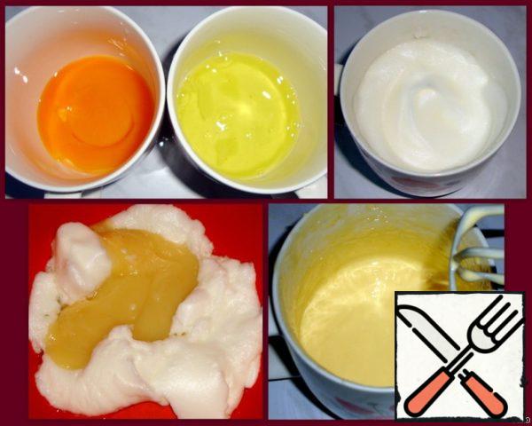 Separate the whites from the yolks. Beat the whites with a mixer. To them add honey. Beat the yolks too.