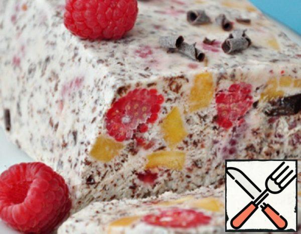 Raspberry Parfait with Peaches and Chocolate Recipe