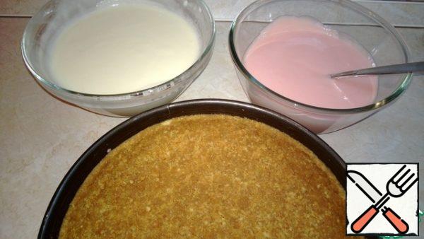 Here are our two creams and a cookie filling mold.
