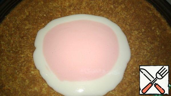 Then 3 tablespoons of the cream is pink in the center.