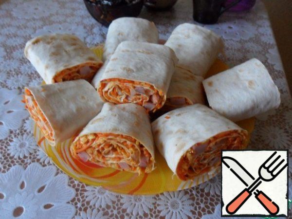 Cut the rolls and serve.
Bon appetit!