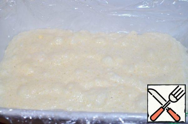 Lay out 1/4 of the parfait, smooth it out.
