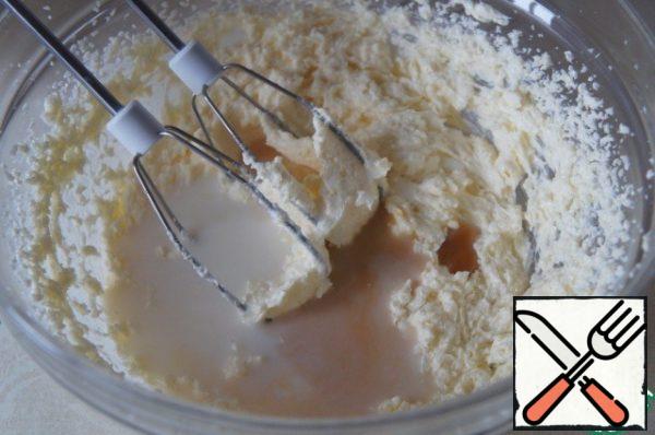 Add the egg, milk and vanilla and whisk until smooth.
