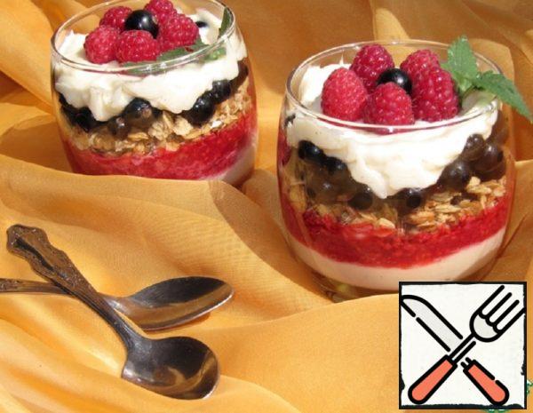 Blackcurrant-Raspberry Parfait Recipe