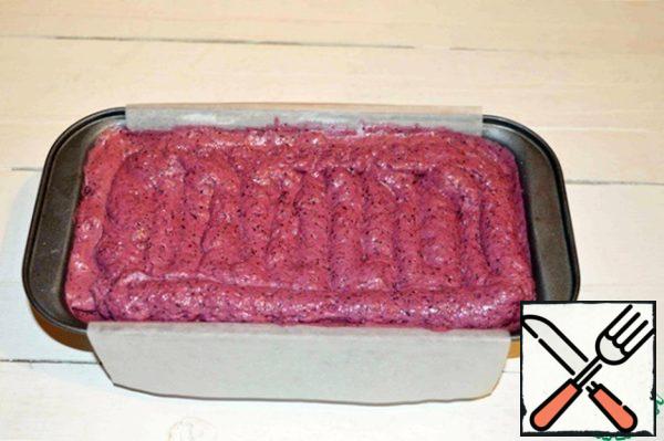 Cover with a layer of blueberry mousse.
