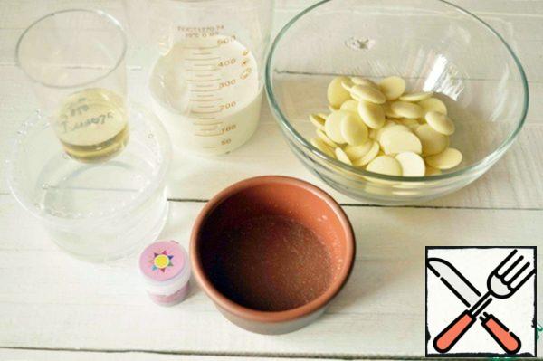 Mirror in the morning, prepare the glaze. Let's gather the ingredients we need.
Fill the gelatin with a small amount of water to swell.
