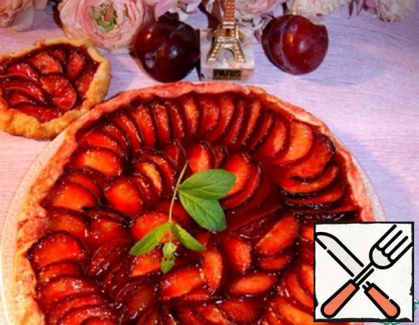 Plum Galette covered with Glaze Recipe