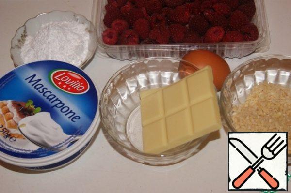 The products needed for the filling, weigh and measure in advance.
