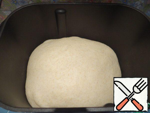 I give the dough in a warm place to increase in volume by 2-3 times.
