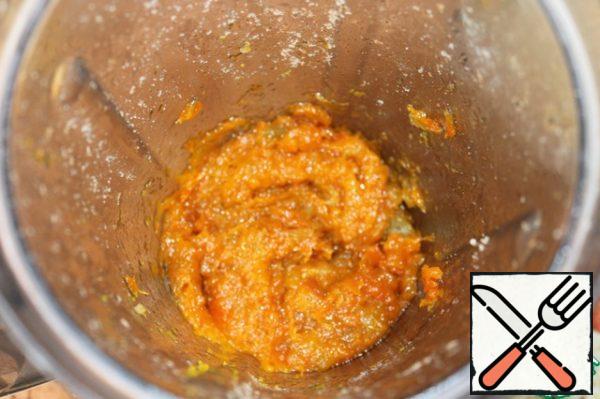 Then add honey and whisk with a blender.
