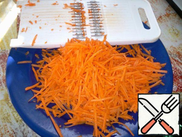 Grated carrots.
