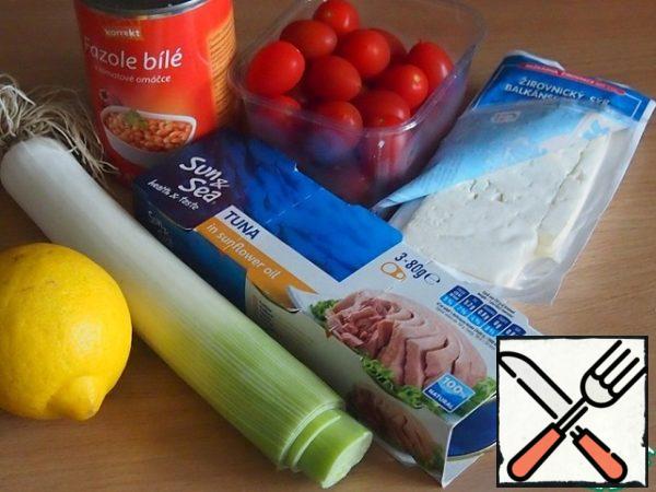 Here are the products we will need. I took Balkan cheese, it looks like cheese, but not so salty.

