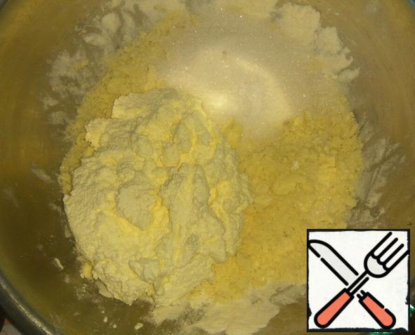 Add cottage cheese, vanilla and sugar, stir.