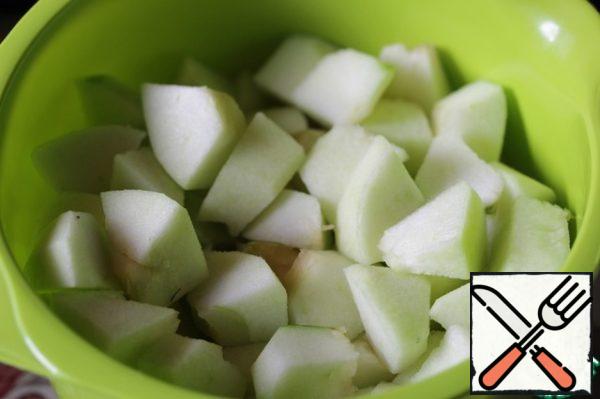 Completion.
Peel the apples and pears, remove the core, cut the pulp into slices.