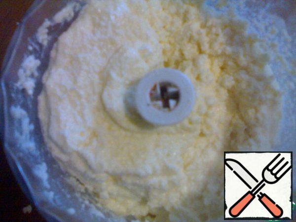 For filling:
Rub the cottage cheese through a sieve or put it in a chopper, add sugar, egg, vanilla sugar, mix.