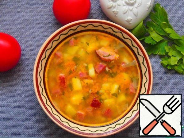 Add salt to the soup to taste. Adjust the amount of liquid to your liking, depending on whether you want a thick soup or not. Bring the soup to readiness, add finely chopped parsley, boil for one minute.
