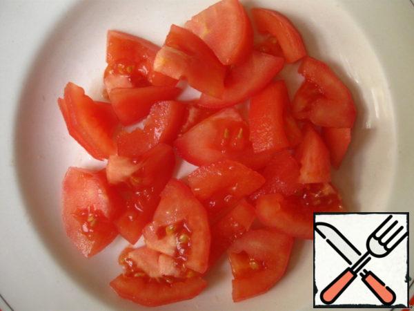 Tomatoes to clear from peel, cut into cubes or who as likes.