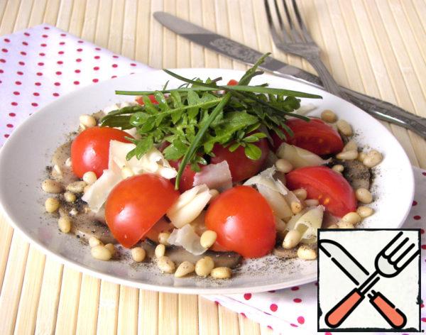 Salad with Mushrooms, Tomatoes and Pine Nuts Recipe