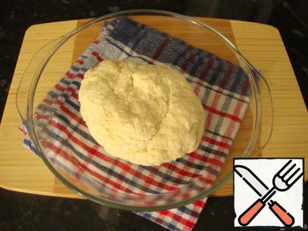 Knead the dough, it is quite soft, put it in the refrigerator while cooking the filling.