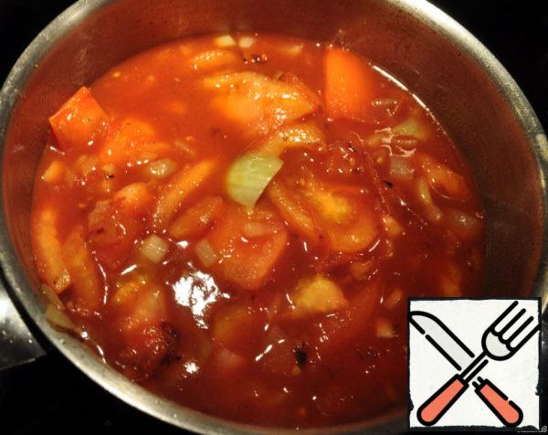 Fry, add tomato or vegetable juice, reduce the fire and put out, you can add ketchup, or tomato paste.