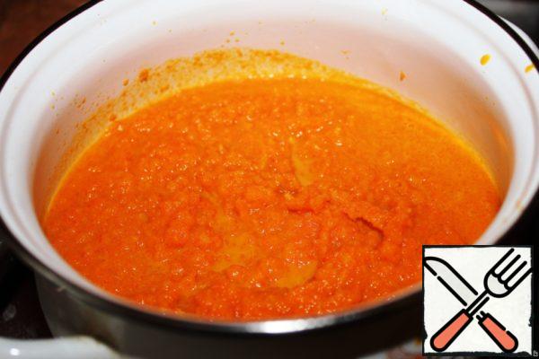 Pour into the mold. Add orange juice, curry, salt and pepper to taste. Bring to a boil, reduce the heat and cook for 15 minutes.

