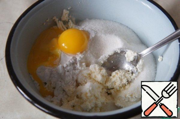 Cottage cheese mix with all ingredients, except eggs. Flavor to taste.