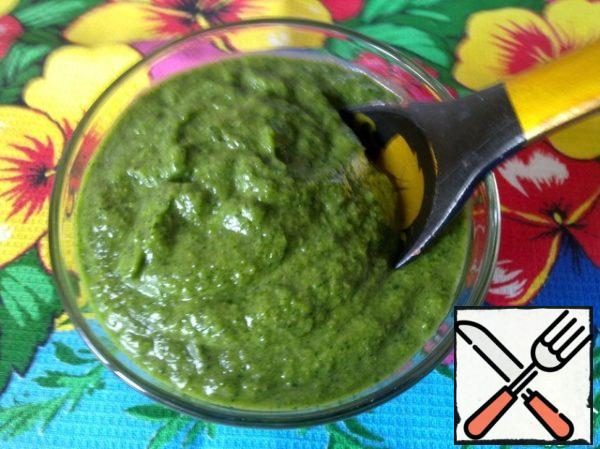 The green sauce is ready. To put the sauce in a jar, cover tightly and refrigerate.
