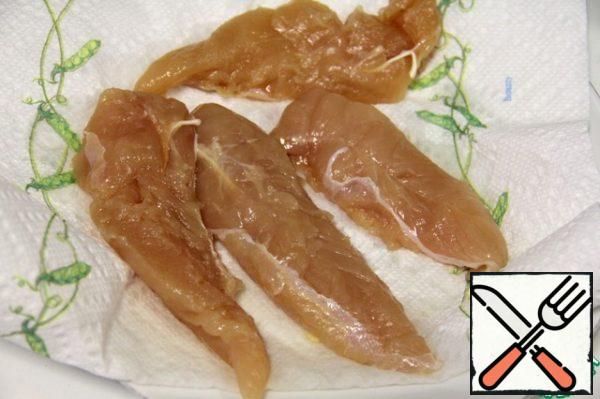 Rinse chicken breasts and wipe dry with a paper towel.