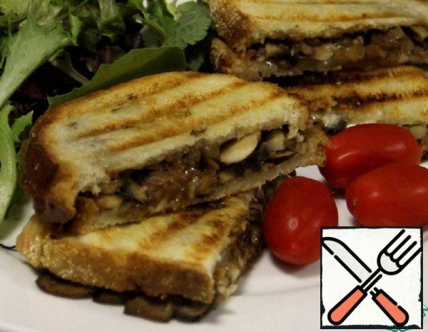 Hot Sandwiches with Mushrooms and grilled Cheese Recipe