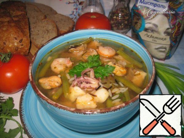 Bring the soup to a boil, turn off the heat and let the soup brew for 5-10 minutes.