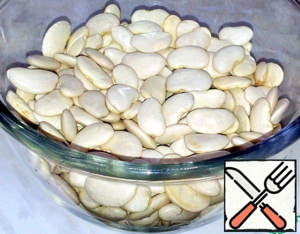 Soak the beans for 10-12 hours. Change the water twice.
