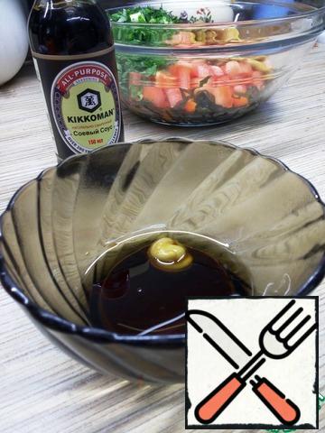 For dressing mix the soy sauce with butter (I used homemade fragrant, you can take your favorite) and mustard. Refueling is small, but the salad is not dry. Salt at will, I did not salt, enough and soy sauce.