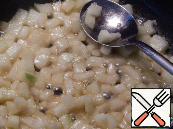 Add honey to the apples. Mix well and remove from heat.
