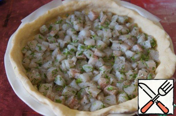 Put the fish on the puree.
