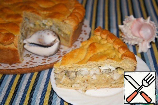 Remove the finished cake from the mold, put it on the grill and let it rest under a napkin for 20-30 minutes. Then the pie can be served to the table.