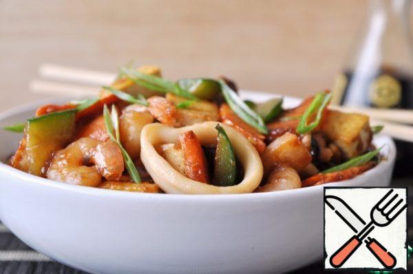When serving, sprinkle with green onion feathers. It can be served as a hot or cold appetizer, as well as as a main course.
Enjoy your meal!